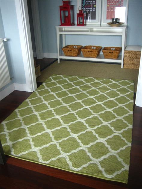 can i stencil on a cheap area rug